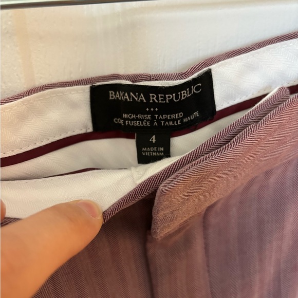 Banana Republic Lilac Pleated Dress Pant - 4 - Picture 4 of 4